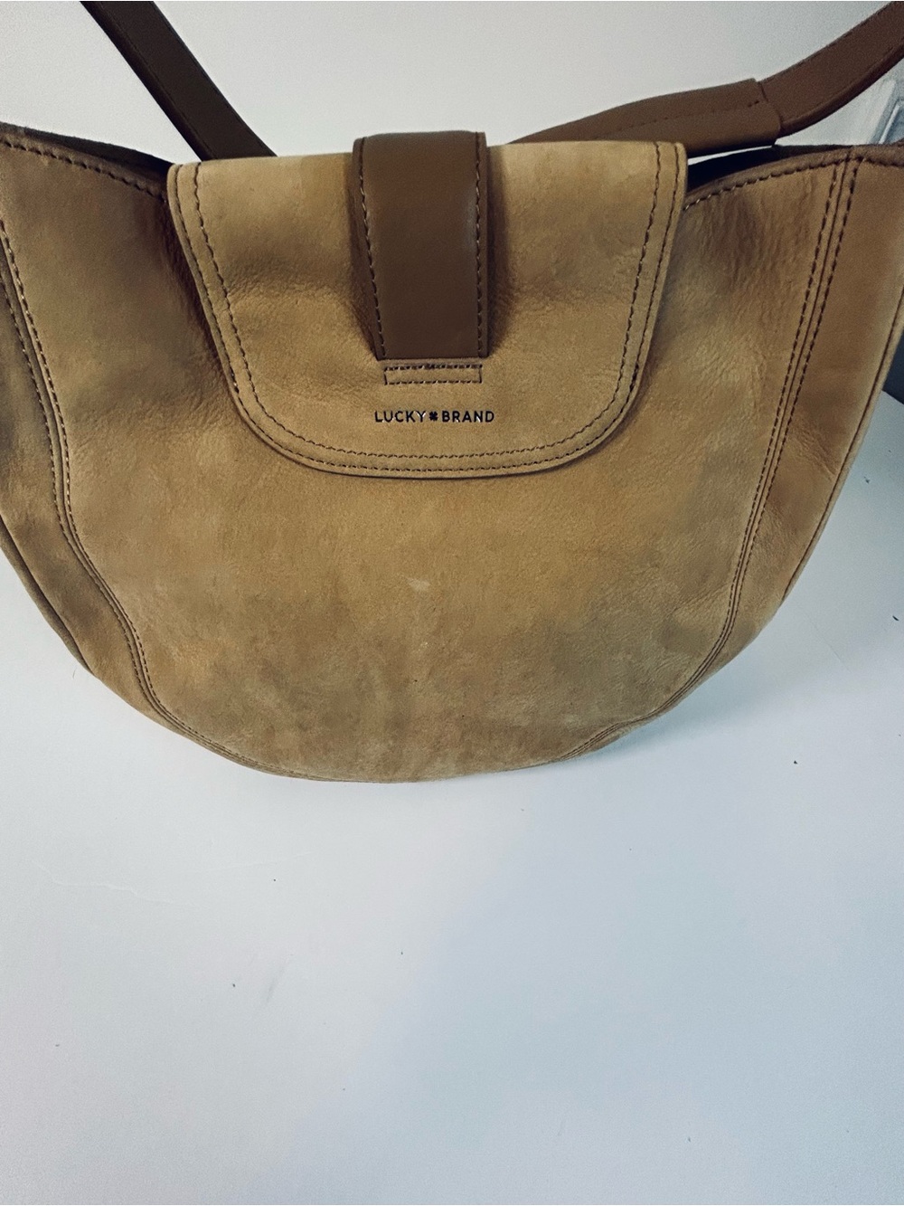 NWOT Gorgeous Lucky Brand Tan Suede Hobo Bag with Ring Accent - Picture 2 of 12